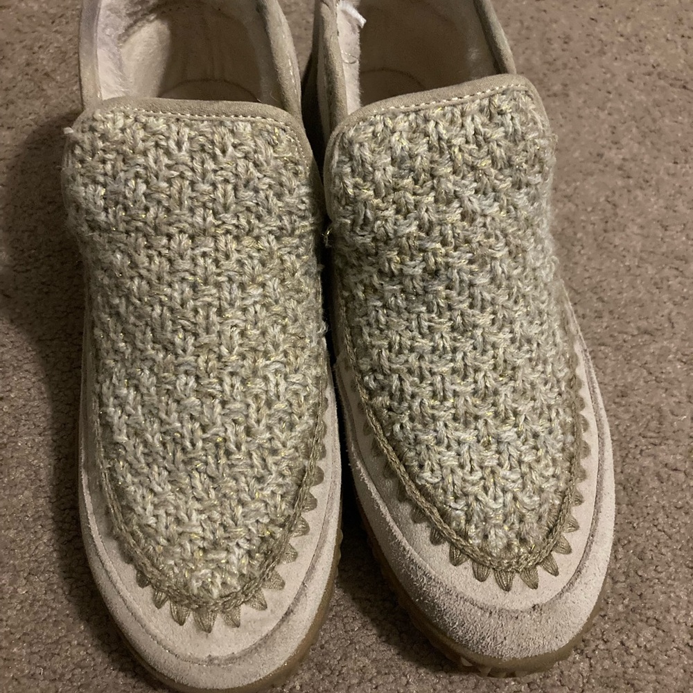 Muk Luks size 7 slipper boots. Hard bottom
